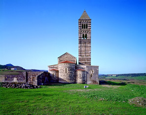 Codrongianos (Sassari), Chiesa della Santissima Trinità di Saccargia, esterno: prospetto absidale